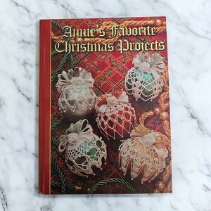 Annie Favorite Christmas Projects Book